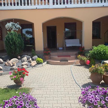 Apartmanovy Dom Magda Vrbov Exteriér fotografie